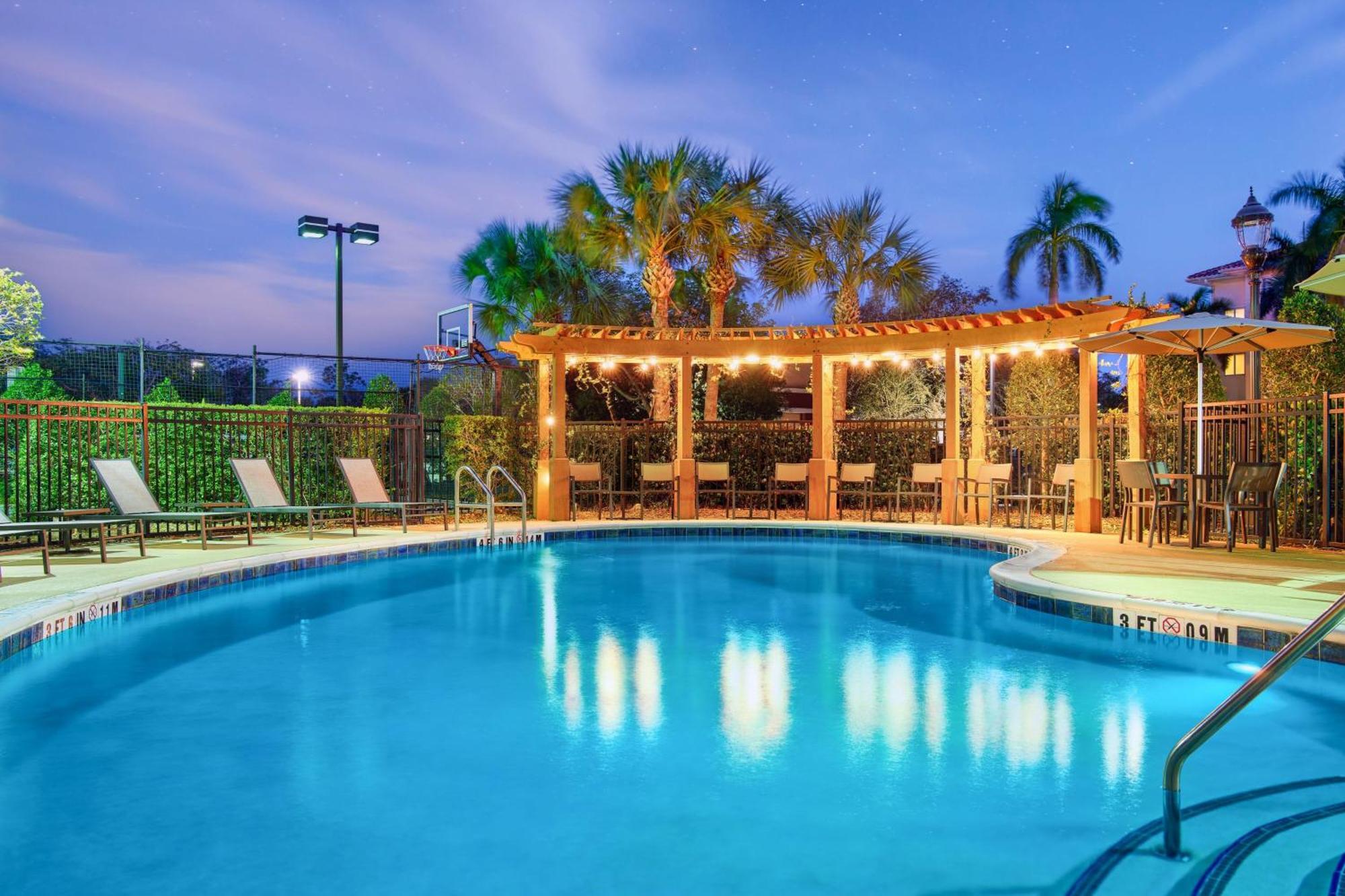 Residence Inn By Marriott Fort Myers At I-75 And Gulf Coast Town Center Estero Dış mekan fotoğraf